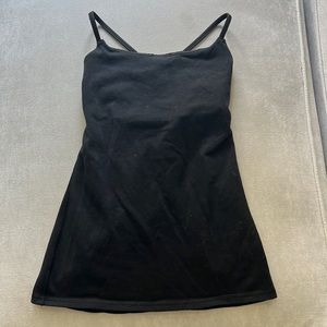 Black lululemon tank top, bra built in.